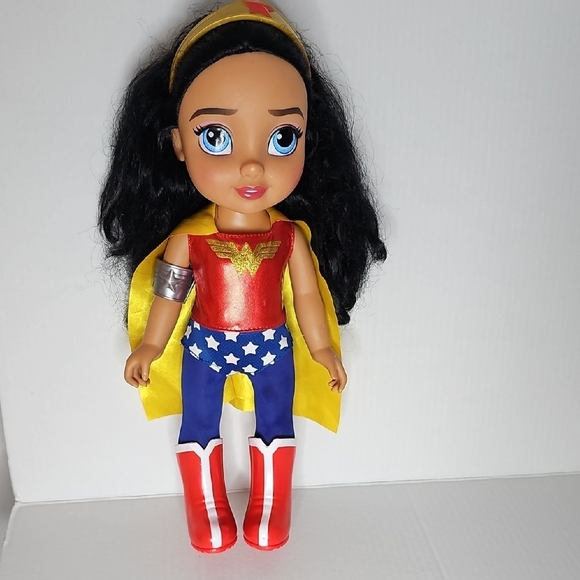 DC Comics Wonder Superhero Doll - Picture 1 of 5